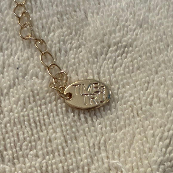 Elegant Gold Tone Chain Necklace - Picture 4 of 4